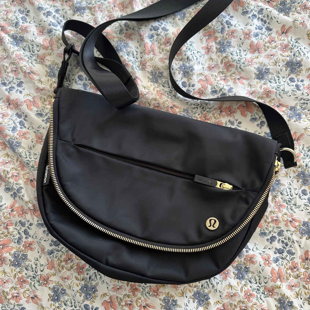 lululemon athletica all night festival bag 5L